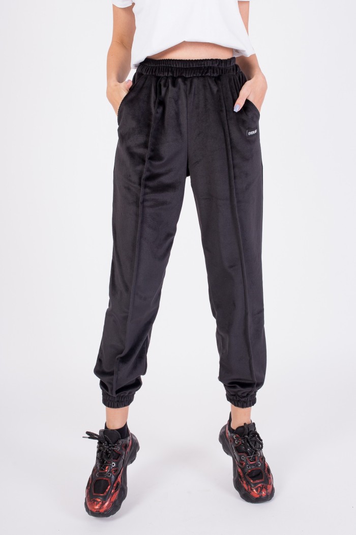 Pantaloni negri din catifea si cusaturi verticale  - 2